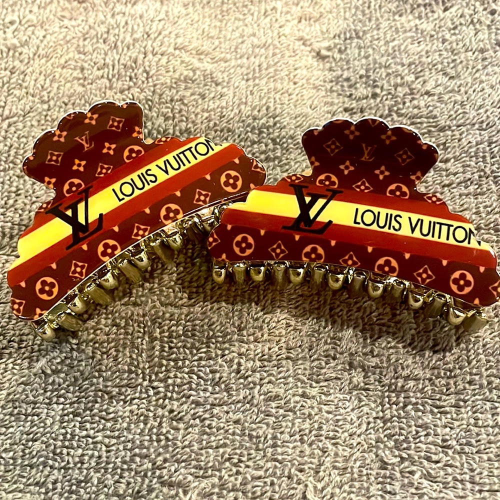 2 piece LV claw clips